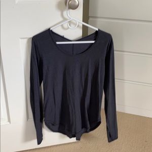 Casual lululemon workout top!
